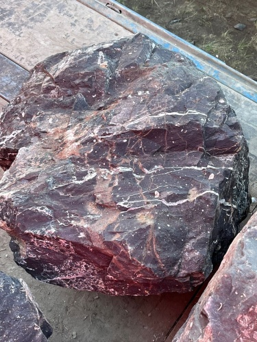 Камни для ландшафтного дизайна красно-фиолетовые 10-60 килограмм купить в Альметьевске