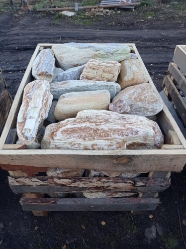 Златолит жёлтый, жёлто-зелёный глыбки и валуны для ланшафтного дизайна купить в Альметьевске