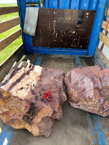 Ландшафтные глыбы красно-фиолетовые 200-1000 килограмм купить в Альметьевске