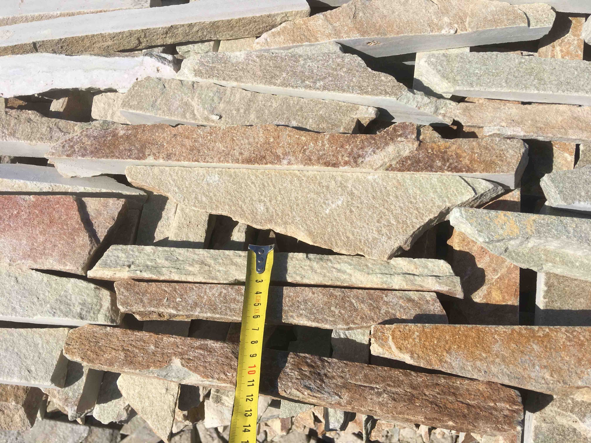 Горбушка златолит золотистый для облицовки купить в Альметьевске