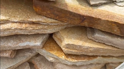 Плитняк златолит жёлтый золотистый для отмостки купить в Альметьевске