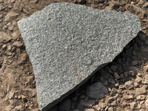 Плитняк златолит Уральский для цоколя, отмостки купить в Альметьевске