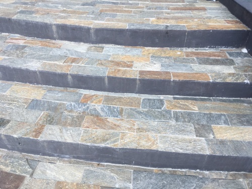 Плитка из Златолита Уральского для лестницы купить в Альметьевске