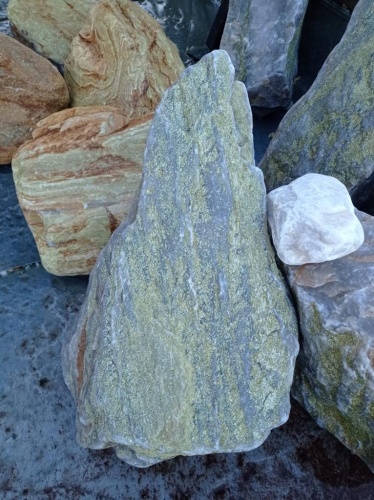 Златолит жёлтый, жёлто-зелёный глыбки и валуны для ланшафтного дизайна купить в Альметьевске