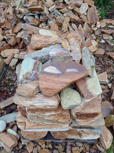 Златолит жёлтый, жёлто-зелёный глыбки и валуны для ланшафтного дизайна купить в Альметьевске