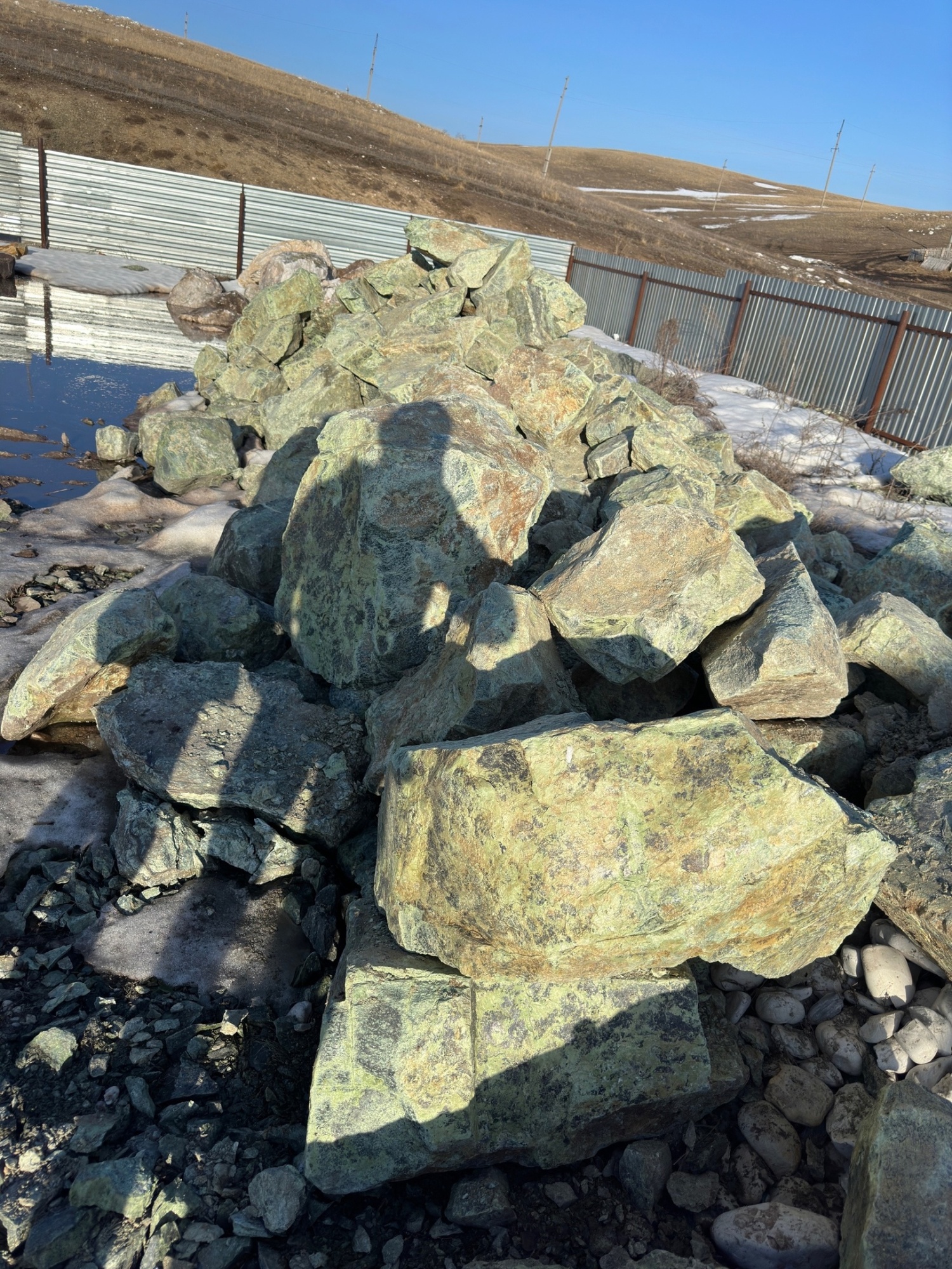 Камни для ландшафтного дизайна зелёные 10-60 килограмм купить в Альметьевске