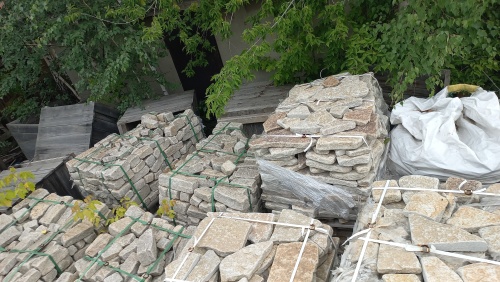 Гранитный плитняк галтованный для мощения купить в Альметьевске