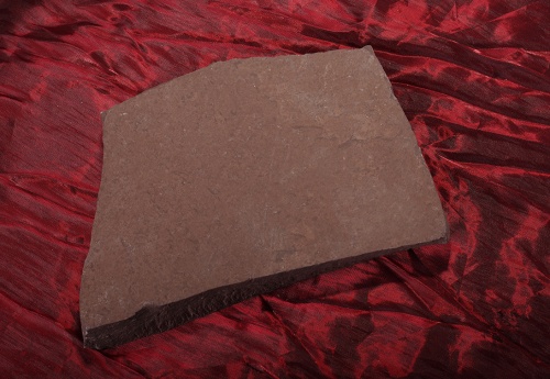 Плитняк лемезит бордовый для цоколя 1,5-2 см купить в Альметьевске