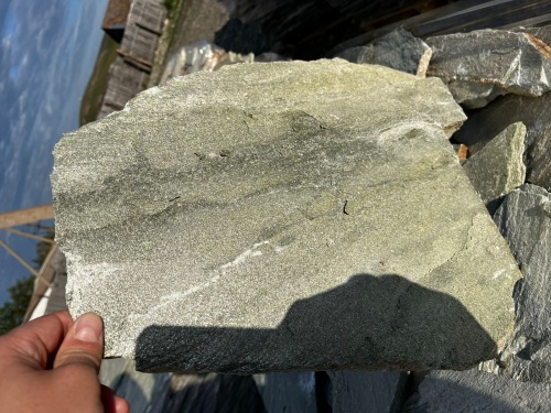 Плитняк златолит зелёный для цоколя, отмостки купить в Альметьевске