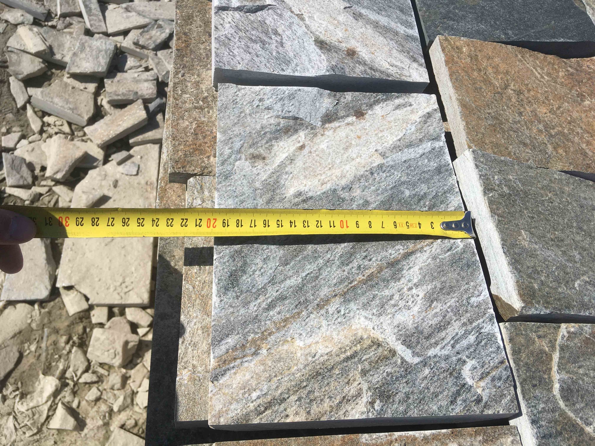 Плитка пилёная златолит Уральский для цоколя, отмостки купить в Альметьевске