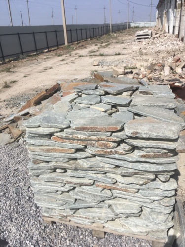 Златолит серебристый галтованный для цоколя купить в Альметьевске