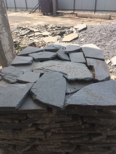 Златолит серебристый галтованный для цоколя купить в Альметьевске