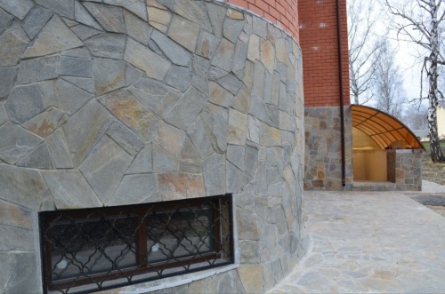 Плитняк златолит Уральский для цоколя, отмостки купить в Альметьевске